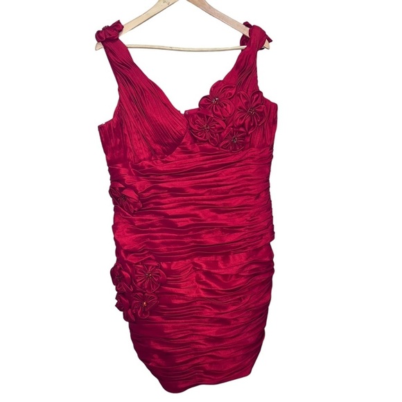 Marsoni Red Ruched Bodycon Dress Size 18 Floral Feminine - Picture 2 of 11
